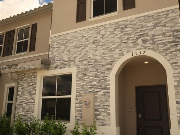 1517 SE 27th Rd , Homestead, FL 33035