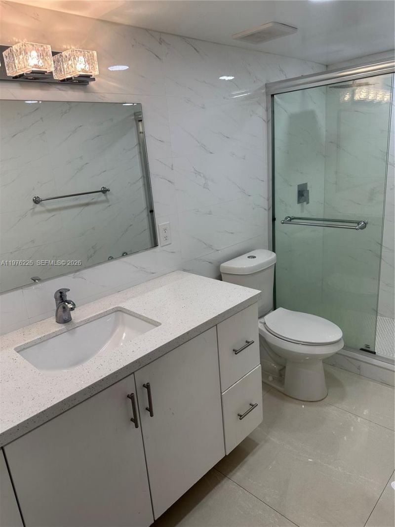 8333 Lake Dr, Unit 307, Doral, FL 33166 Photo