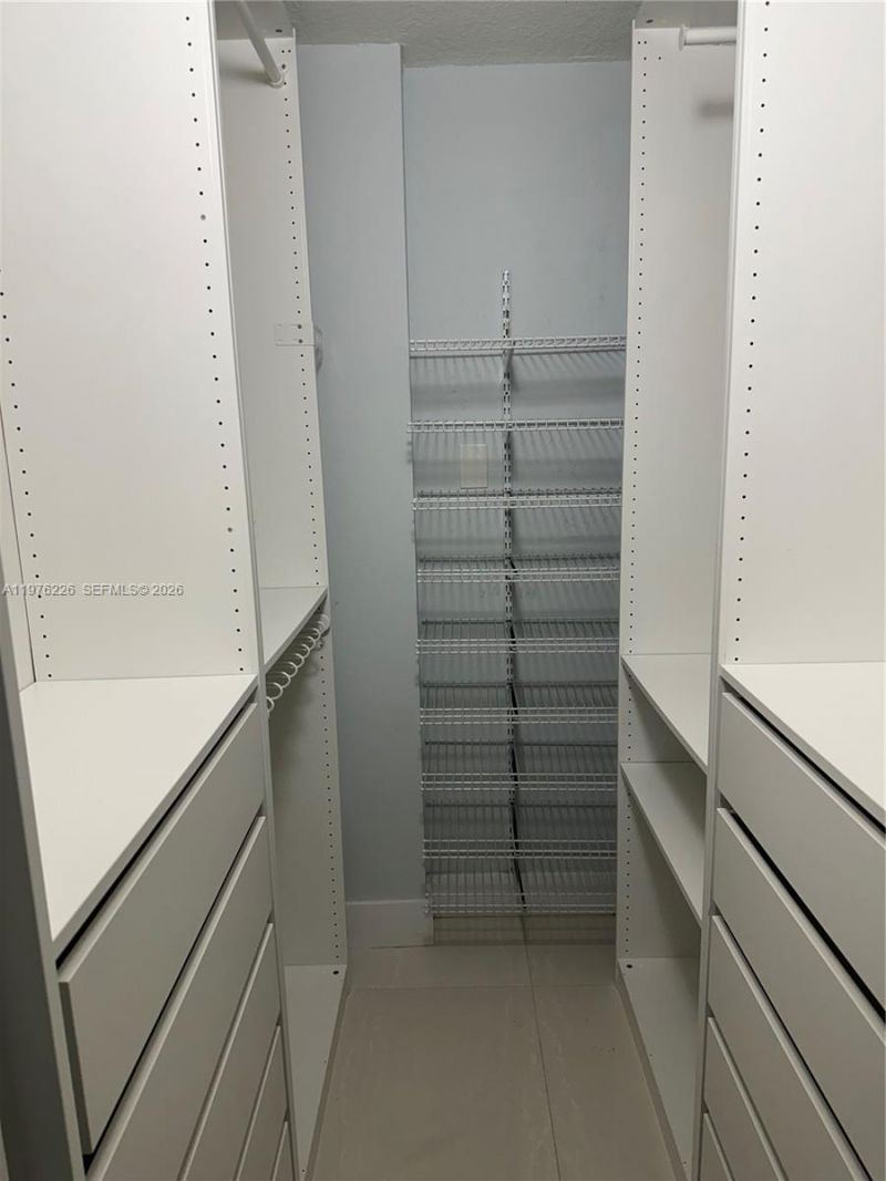 8333 Lake Dr, Unit 307, Doral, FL 33166 Photo