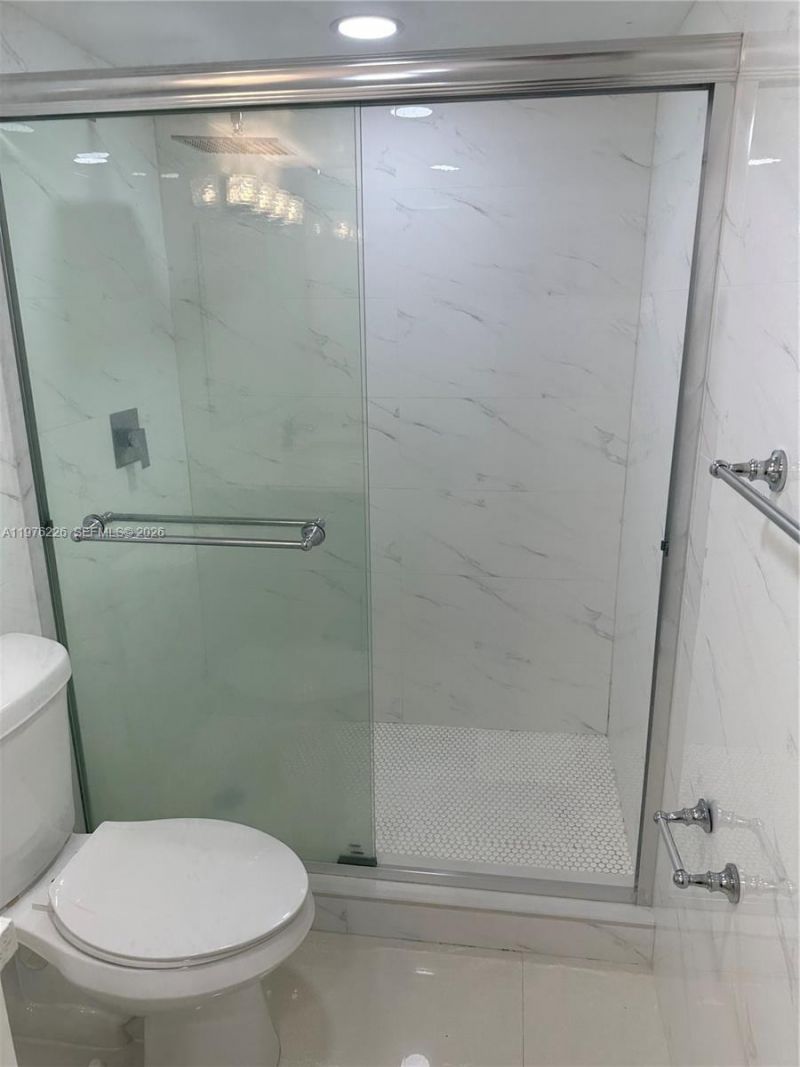 8333 Lake Dr, Unit 307, Doral, FL 33166 Photo