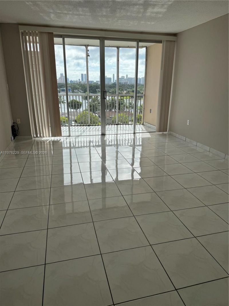 1780 NE 191st St , Unit 806-2, Miami, FL 33179 Photo