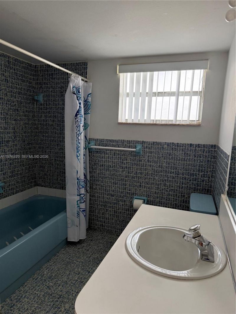 1780 NE 191st St , Unit 806-2, Miami, FL 33179 Photo