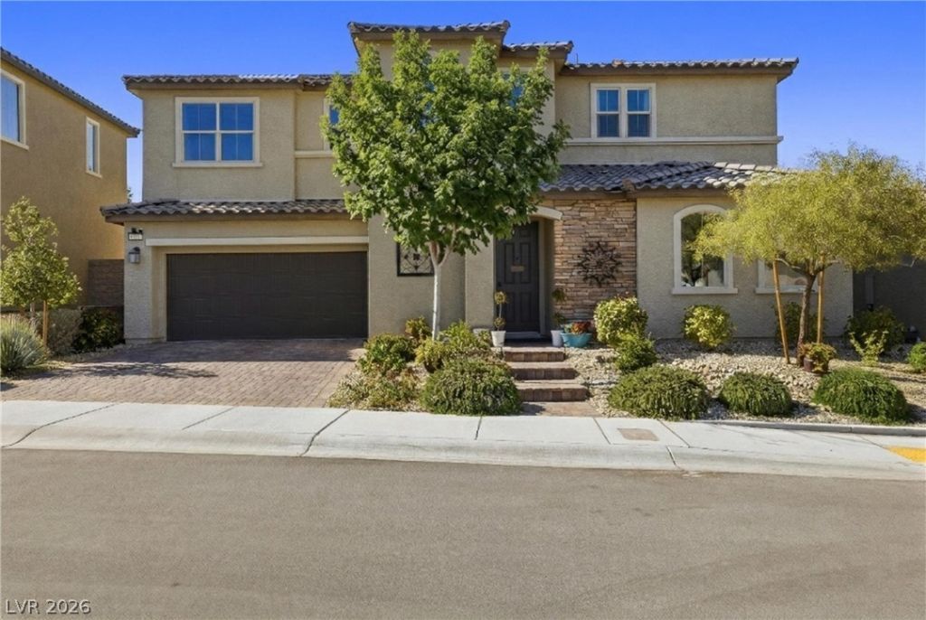 8111 California Pine Street, Las Vegas, NV 89166 Main Photo