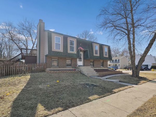 770 Birchbark Trail, Carol Stream, IL 60188