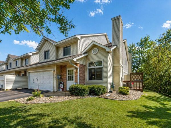 7040 49th Street N, Oakdale, MN 55128