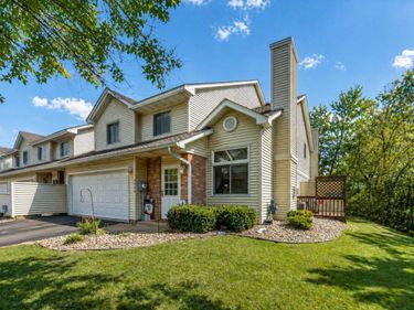 7040 49th Street N, Oakdale, MN 55128