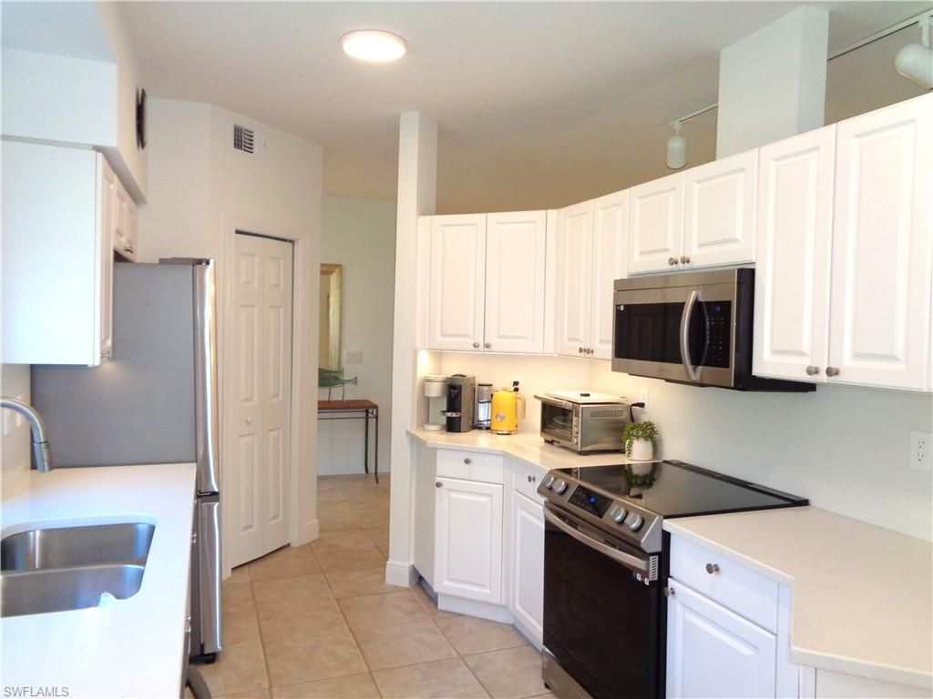 515 Laguna Royale Blvd, Unit 102, Naples, FL 34119 Photo
