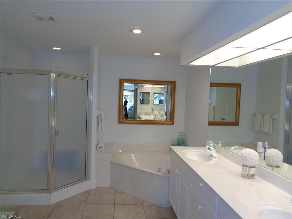 515 Laguna Royale Blvd, Unit 102, Naples, FL 34119 Photo