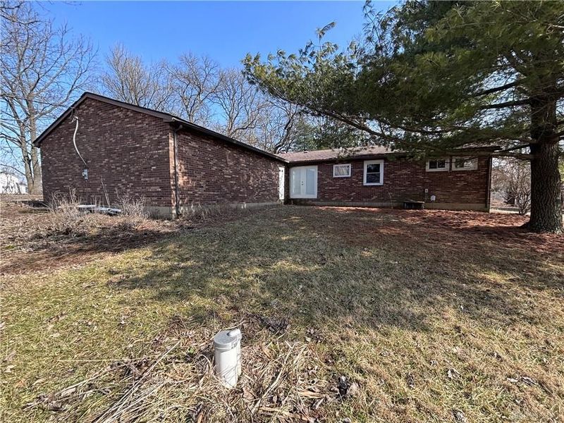 924 Eris Road, Urbana, OH 43078 Photo 8