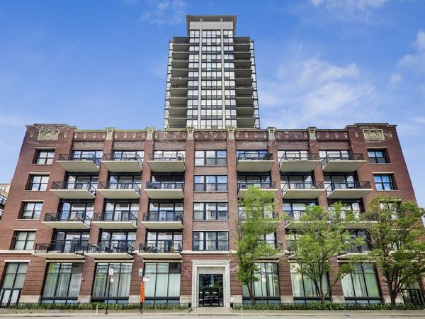 210 S Desplaines Street, Unit 2007, Chicago, IL 60661