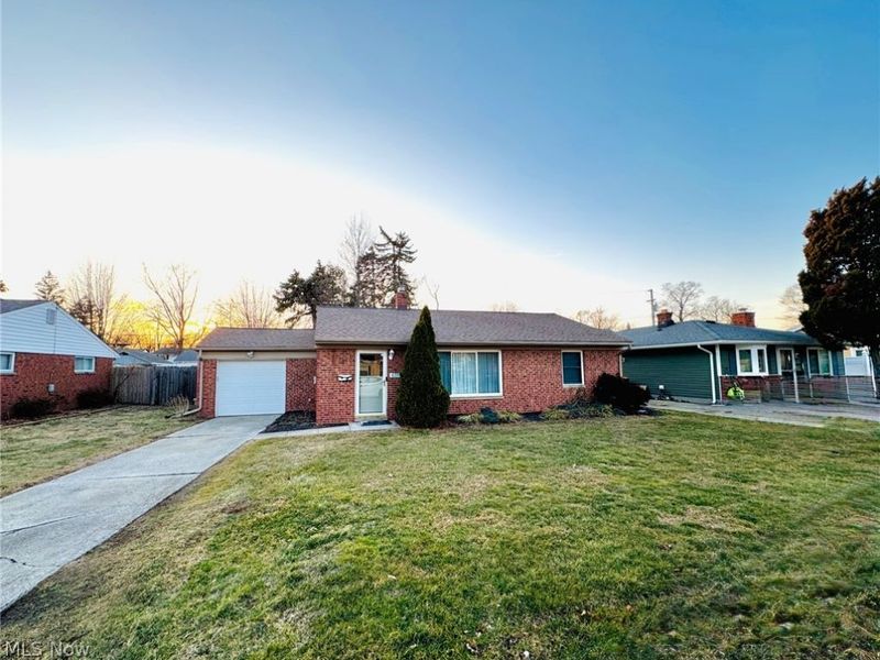 6398 Iroquois Trail , Mentor, OH 44060 Photo 2