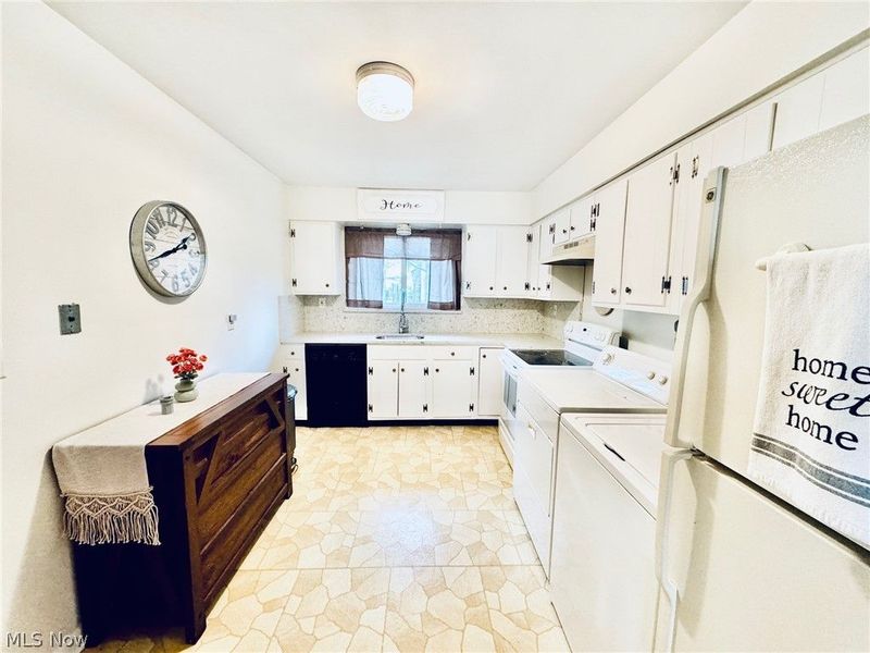 6398 Iroquois Trail , Mentor, OH 44060 Photo 4