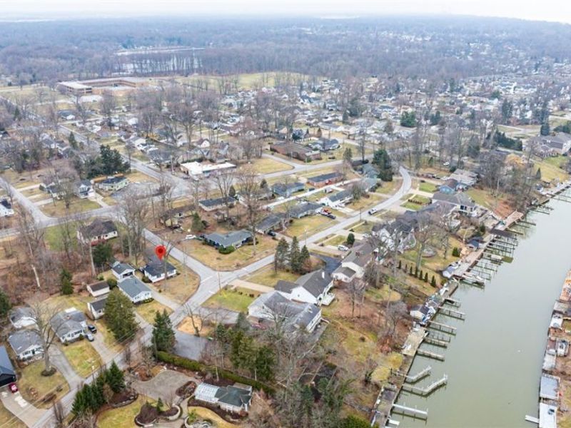 8324 Harbor Drive , Mentor, OH 44060 Photo 5