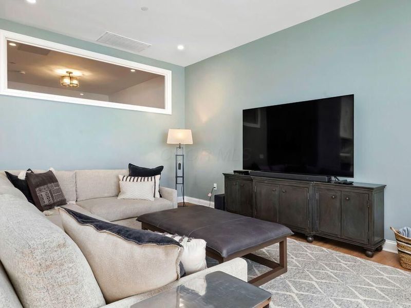 225 John H McConnell Boulevard, Unit 701, Columbus, OH 43215 Photo 2