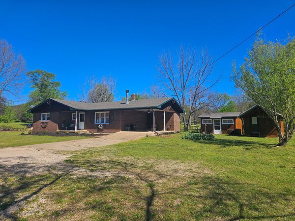 16211 Tom Akers Road, Eminence, MO 65466