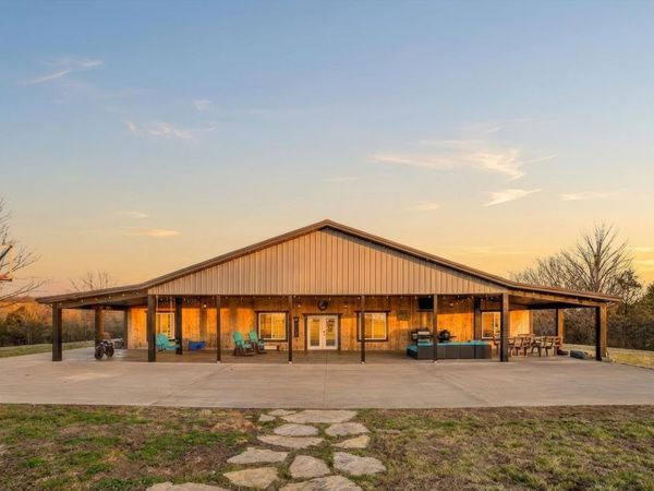 3261 Highway Rb, Bolivar, MO 65613