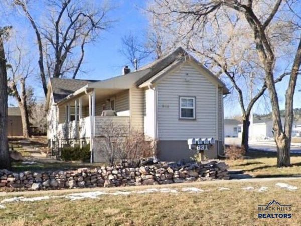 831 DILGER AVE, Rapid City, SD 57701