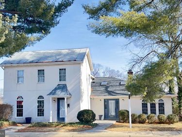 214 S ROYAL AVENUE , FRONT ROYAL, VA 22630