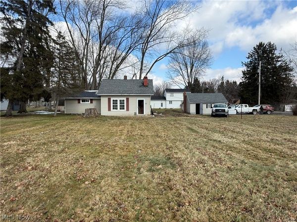 1262 Churchill Road , Youngstown, OH 44505