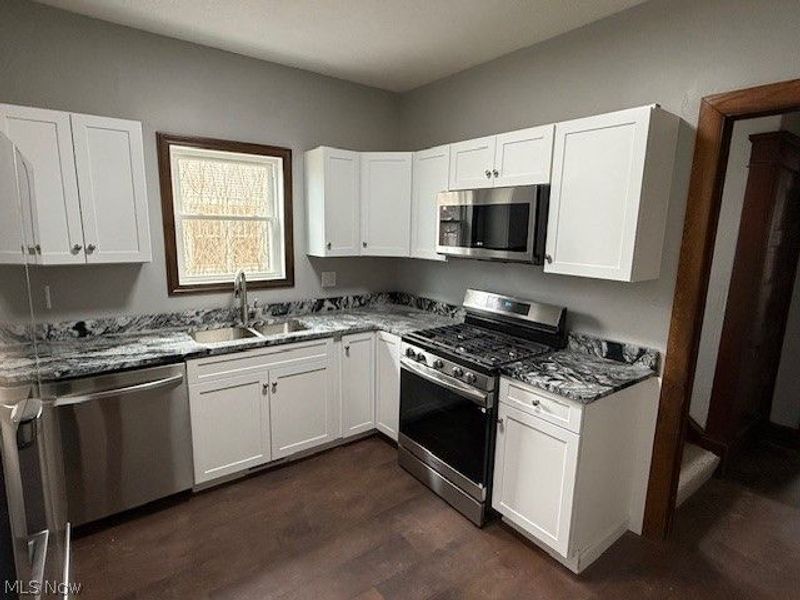 601 E 4th Street , Dover, OH 44622 Photo 3