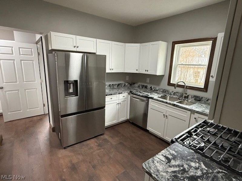 601 E 4th Street , Dover, OH 44622 Photo 4