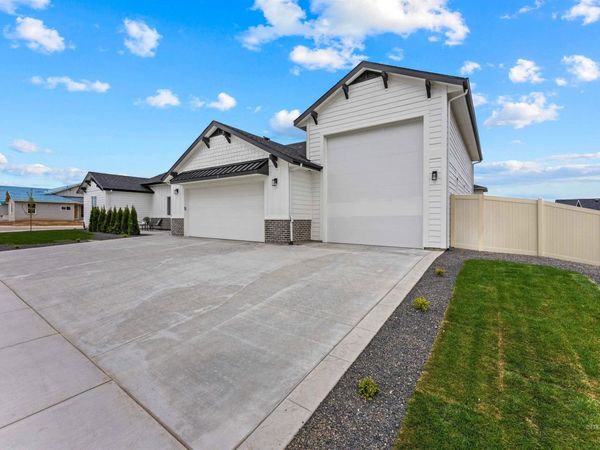 9943 W Sunberry Ct, Star, ID 83669
