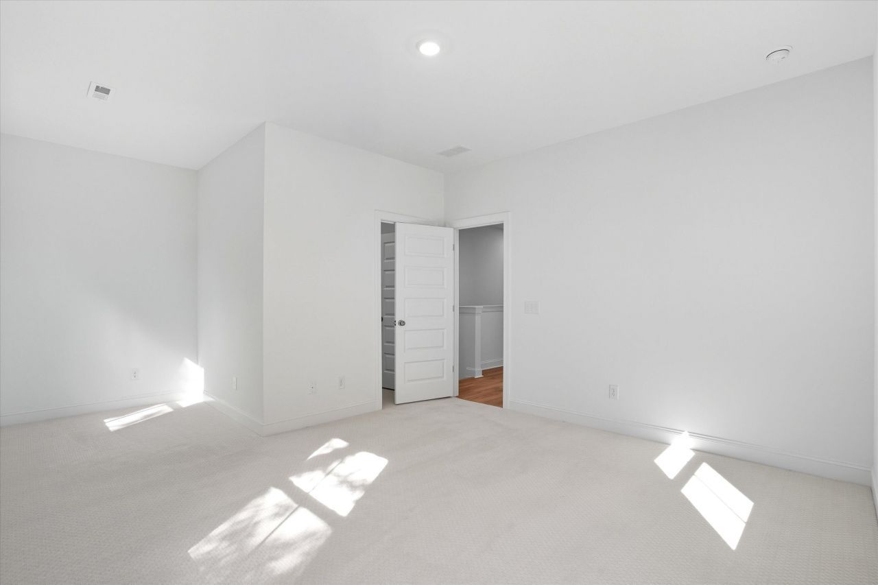 536 Hayes Pk Boulevard Photo 16