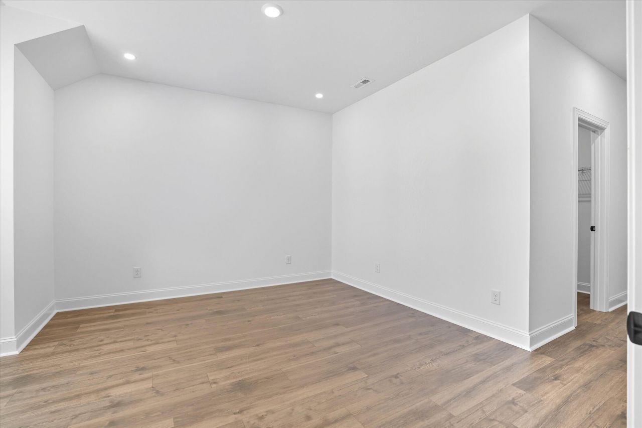 536 Hayes Pk Boulevard Photo 14