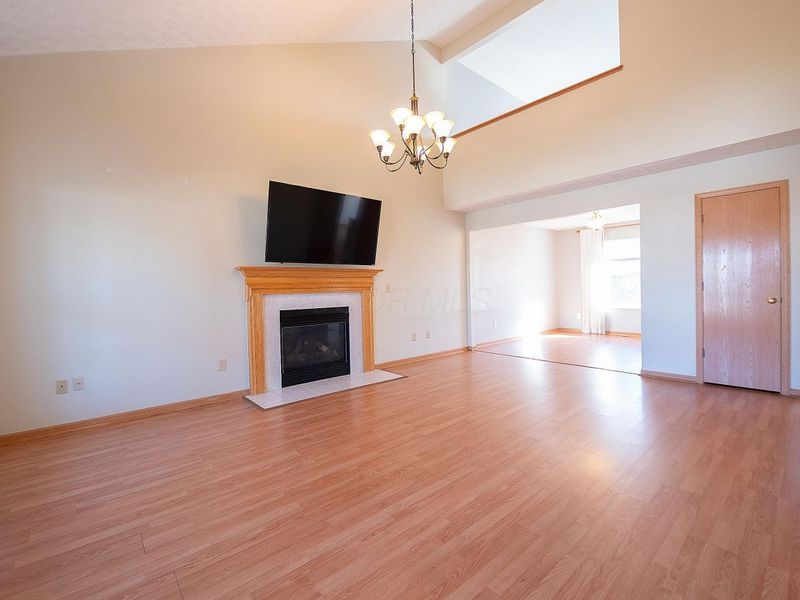 1899 Sunny Creek Court, Grove City, OH 43123 Photo 3