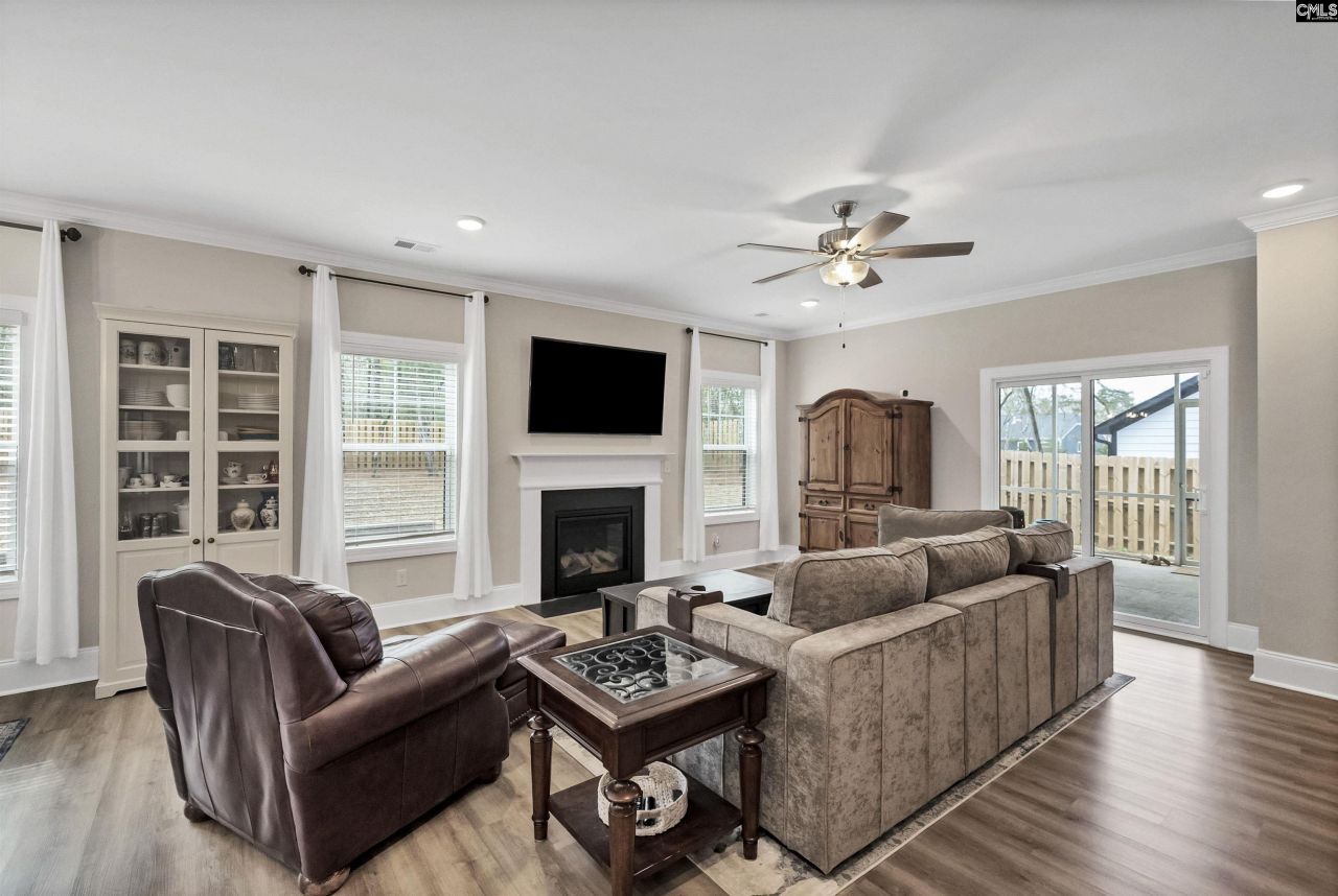 143 Collins Cove Drive Photo 4