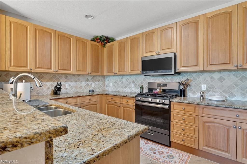 3735 Montreux Ln, Unit Bldg 4-102, Naples, FL 34114 Photo