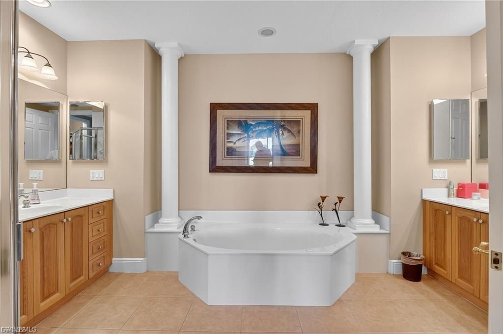 3735 Montreux Ln, Unit Bldg 4-102, Naples, FL 34114 Photo