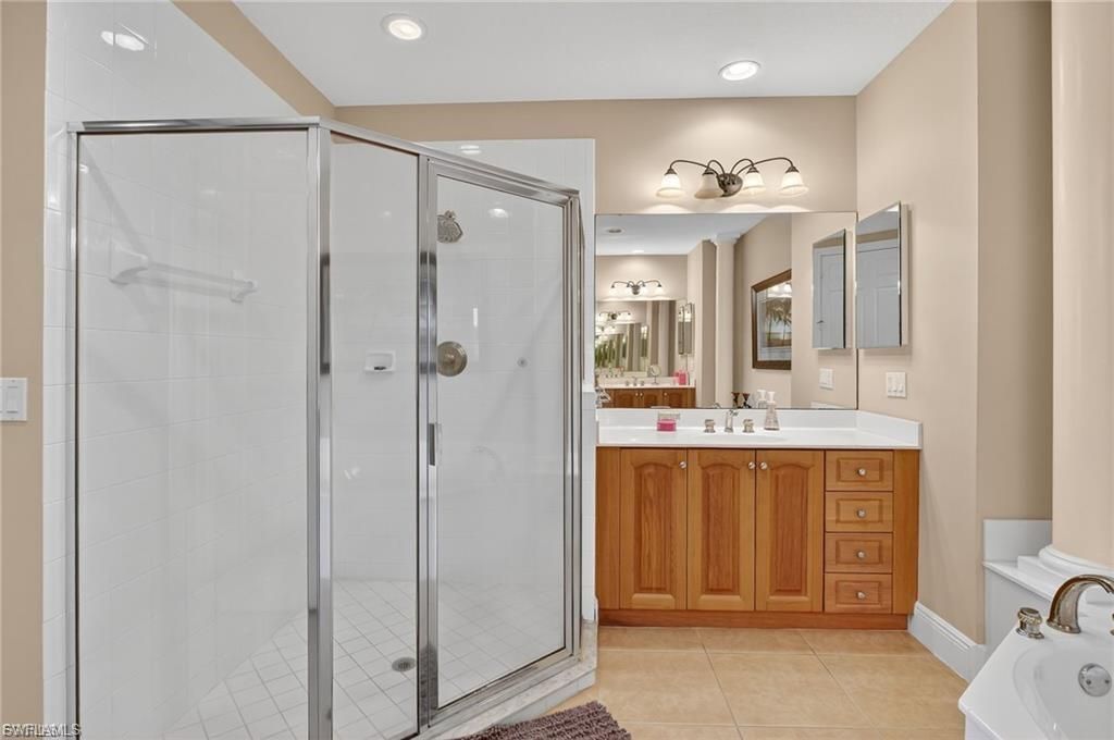 3735 Montreux Ln, Unit Bldg 4-102, Naples, FL 34114 Photo