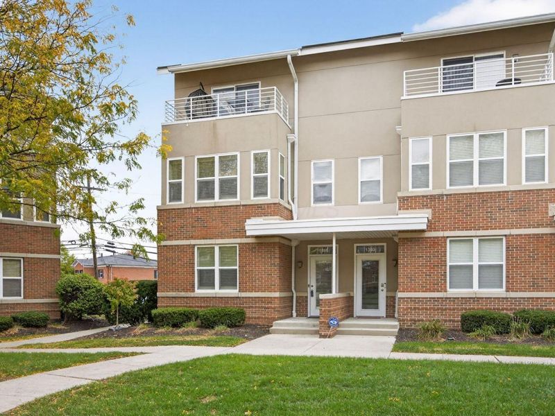 1395 Upper Green Circle, Columbus, OH 43212 Photo 1