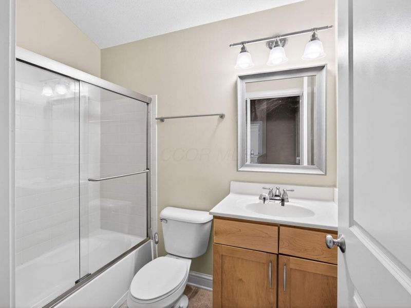 1395 Upper Green Circle, Columbus, OH 43212 Photo 15