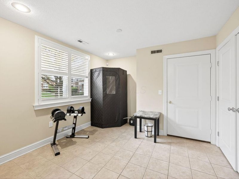 1395 Upper Green Circle, Columbus, OH 43212 Photo 18