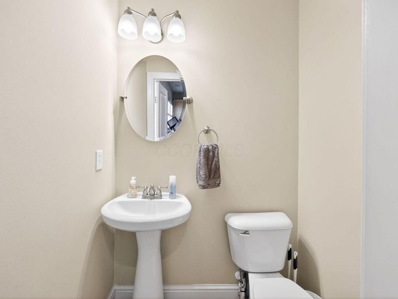 1395 Upper Green Circle, Columbus, OH 43212 Photo 19