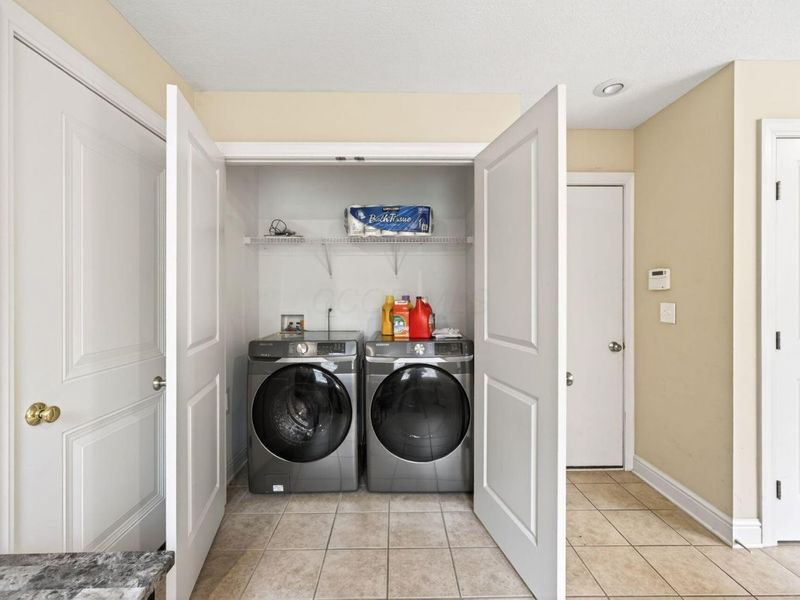 1395 Upper Green Circle, Columbus, OH 43212 Photo 22