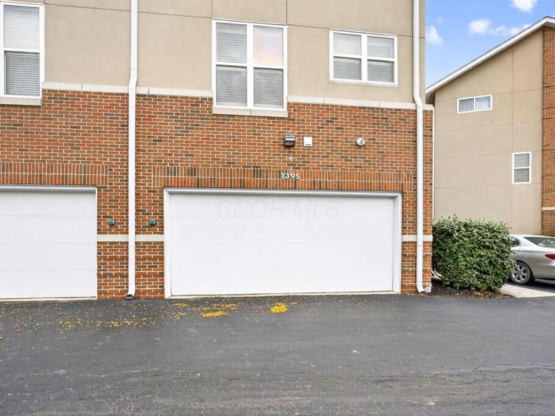 1395 Upper Green Circle, Columbus, OH 43212 Photo 23