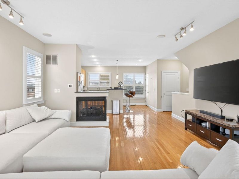 1395 Upper Green Circle, Columbus, OH 43212 Photo 5