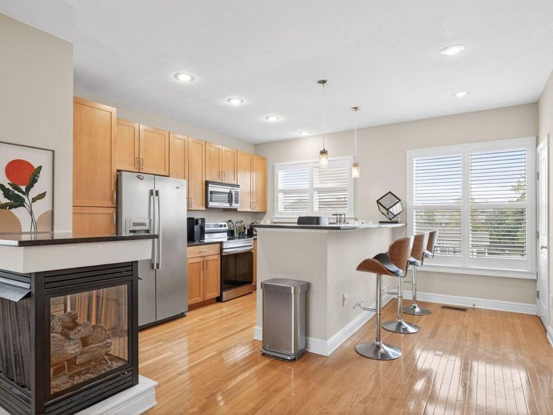 1395 Upper Green Circle, Columbus, OH 43212 Photo 6