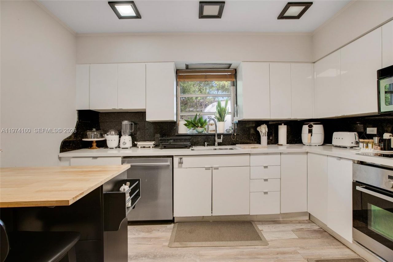 10659 NE 10th Pl , Miami Shores, FL 33138 Photo