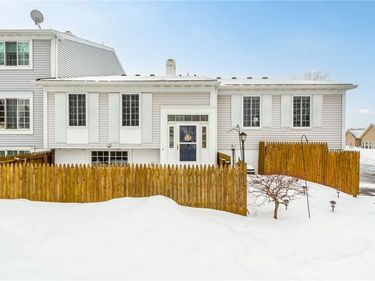 74 Greenway Boulevard , Churchville, NY 14428