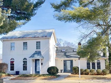 214 S ROYAL AVENUE , FRONT ROYAL, VA 22630