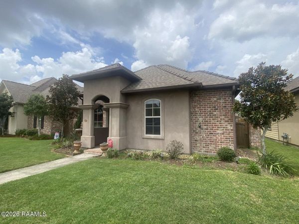330 Dunvegan Court , Lafayette, LA 70503