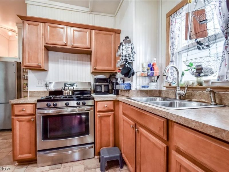 437 E 112th Street , Cleveland, OH 44108 Photo 13