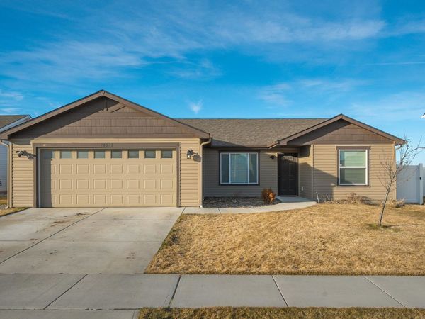 10212 W 9th Ave, Airway Heights, WA 99224