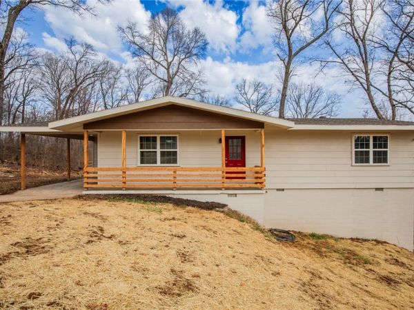 1 Leyland Drive , Bella Vista, AR 72714