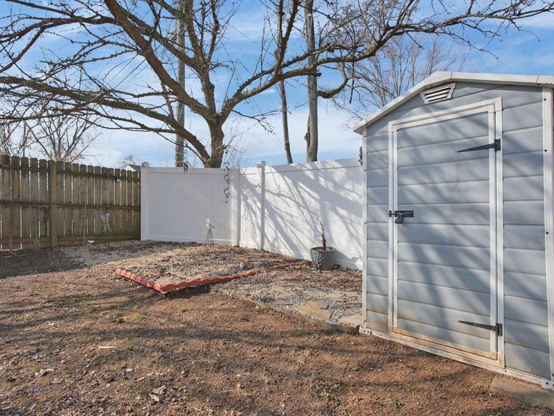 3851 Wade Road, Columbus, OH 43232 Photo 23