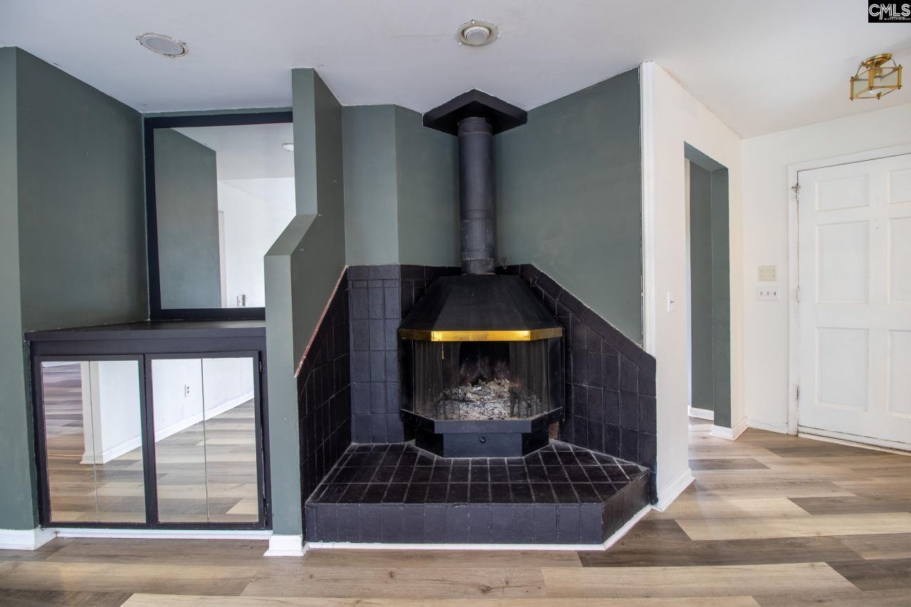 159 Darian Drive  Photo 6